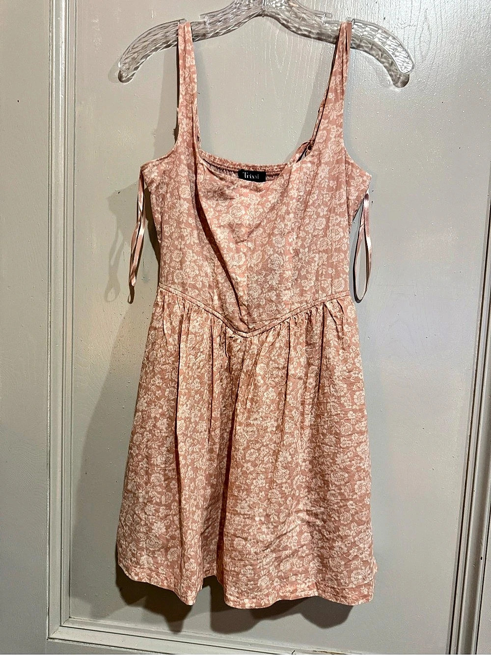 Trixxi Floral Mini Dress in Pink Size Small Like New